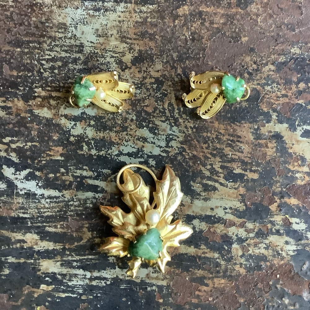 Vintage KRAMER Gold tone and Faux Jade  Brooch and Earrings